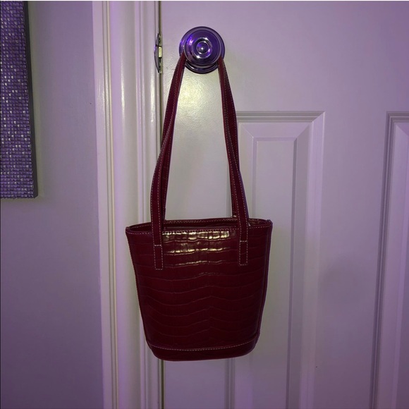 red croc material purse - Picture 1 of 1